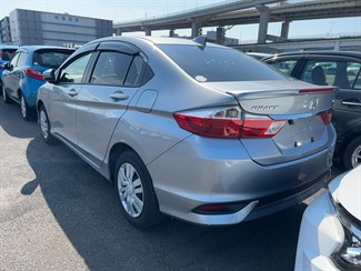 2020 Honda Grace - Thumbnail