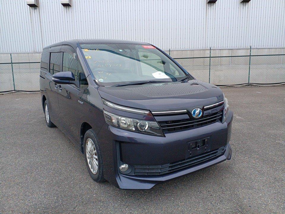 2016 Toyota Voxy