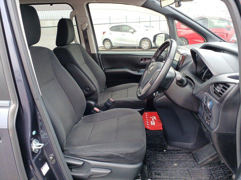 2016 Toyota Voxy