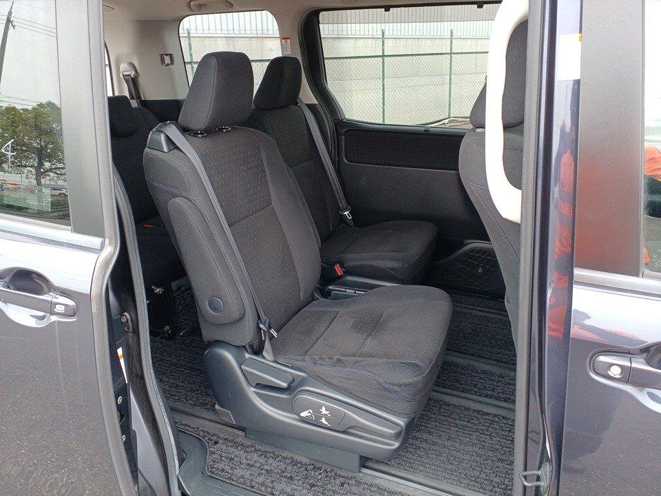 2016 Toyota Voxy