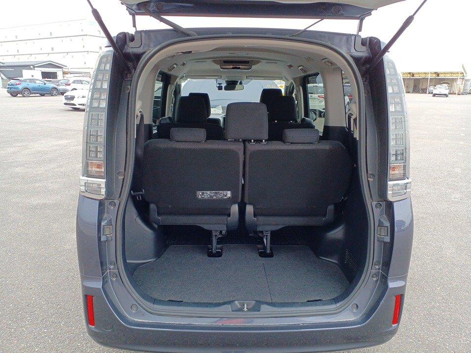 2016 Toyota Voxy