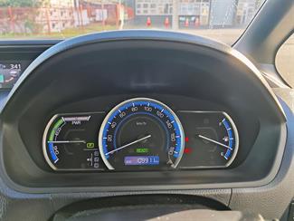 2016 Toyota Voxy - Thumbnail