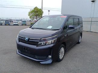 2016 Toyota Voxy - Thumbnail