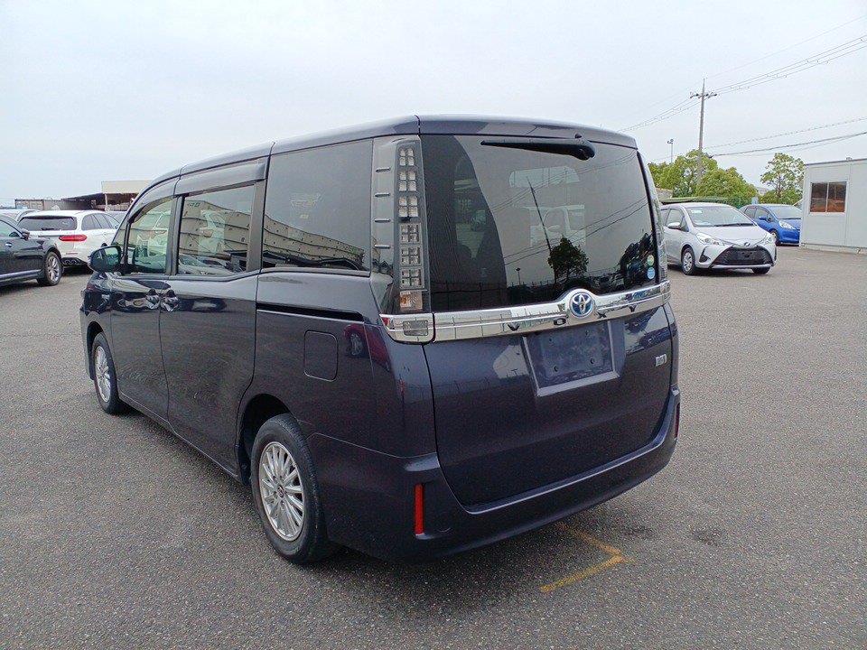 2016 Toyota Voxy