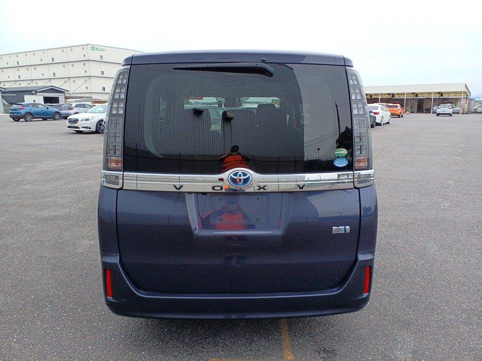 2016 Toyota Voxy