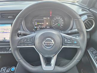2021 Nissan KICKS - Thumbnail
