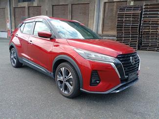 2021 Nissan KICKS - Thumbnail