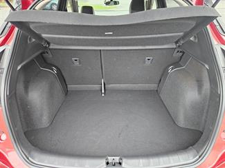 2021 Nissan KICKS - Thumbnail