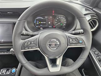 2021 Nissan KICKS - Thumbnail