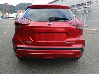 2021 Nissan KICKS - Thumbnail