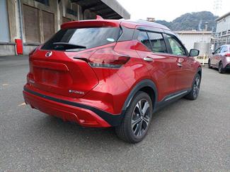 2021 Nissan KICKS - Thumbnail