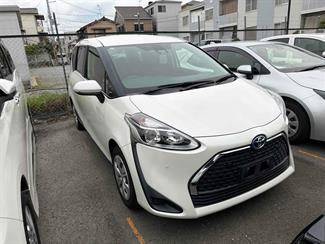 2022 Toyota Sienta - Thumbnail
