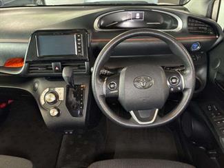2022 Toyota Sienta - Thumbnail
