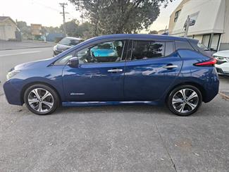 2022 Nissan Leaf - Thumbnail