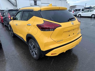 2020 Nissan KICKS - Thumbnail