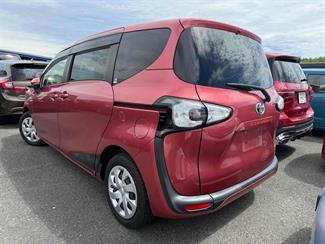 2016 Toyota Sienta - Thumbnail
