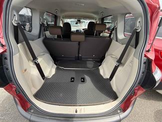2016 Toyota Sienta - Thumbnail