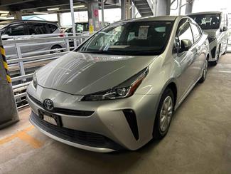 2021 Toyota Prius - Thumbnail