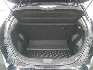 2022 Nissan Leaf - Thumbnail