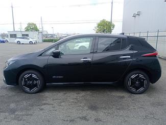 2022 Nissan Leaf - Thumbnail
