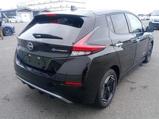 2022 Nissan Leaf - Thumbnail