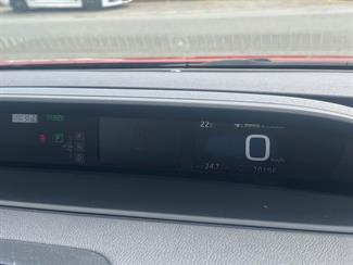 2019 Toyota Prius - Thumbnail