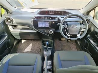 2017 Toyota AQUA - Thumbnail