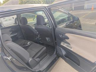 2011 Toyota Wish - Thumbnail