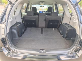 2011 Toyota Wish - Thumbnail