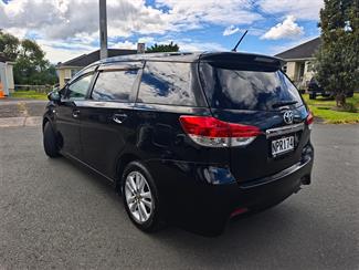 2011 Toyota Wish - Thumbnail