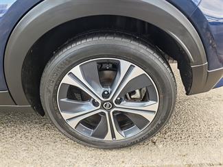 2020 Nissan KICKS - Thumbnail