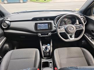 2020 Nissan KICKS - Thumbnail