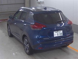 2020 Nissan KICKS - Thumbnail