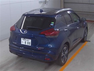 2020 Nissan KICKS - Thumbnail