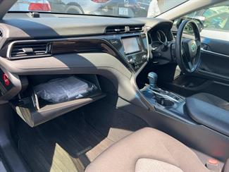 2019 Toyota Camry - Thumbnail