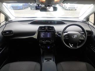 2021 Toyota Prius - Thumbnail
