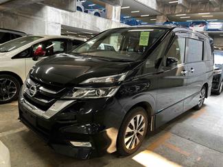 2018 Nissan Serena - Thumbnail