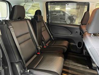 2018 Nissan Serena - Thumbnail