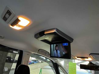 2018 Nissan Serena - Thumbnail