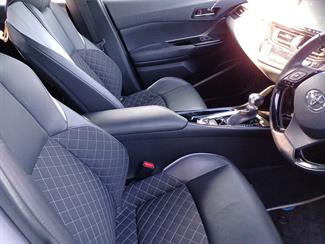 2019 Toyota C-HR - Thumbnail