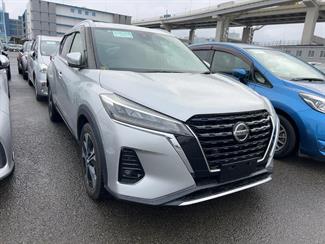 2021 Nissan KICKS - Thumbnail