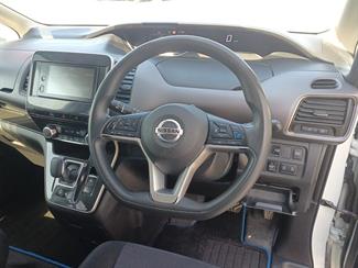 2020 Nissan Serena - Thumbnail