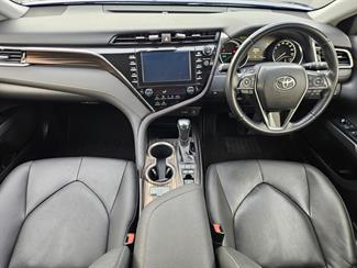 2017 Toyota Camry - Thumbnail