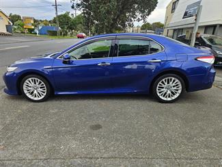 2017 Toyota Camry - Thumbnail