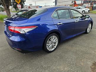 2017 Toyota Camry - Thumbnail