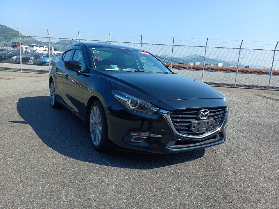 2017 Mazda Axela