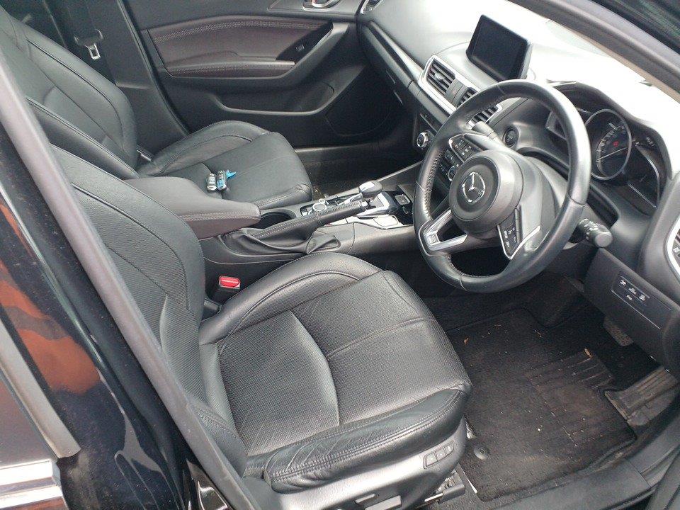 2017 Mazda Axela