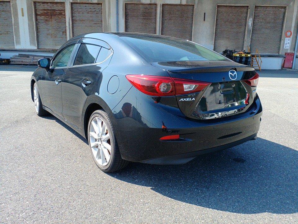 2017 Mazda Axela