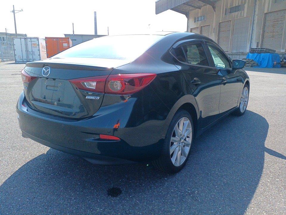 2017 Mazda Axela