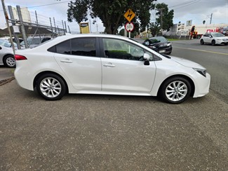 2021 Toyota Corolla - Thumbnail